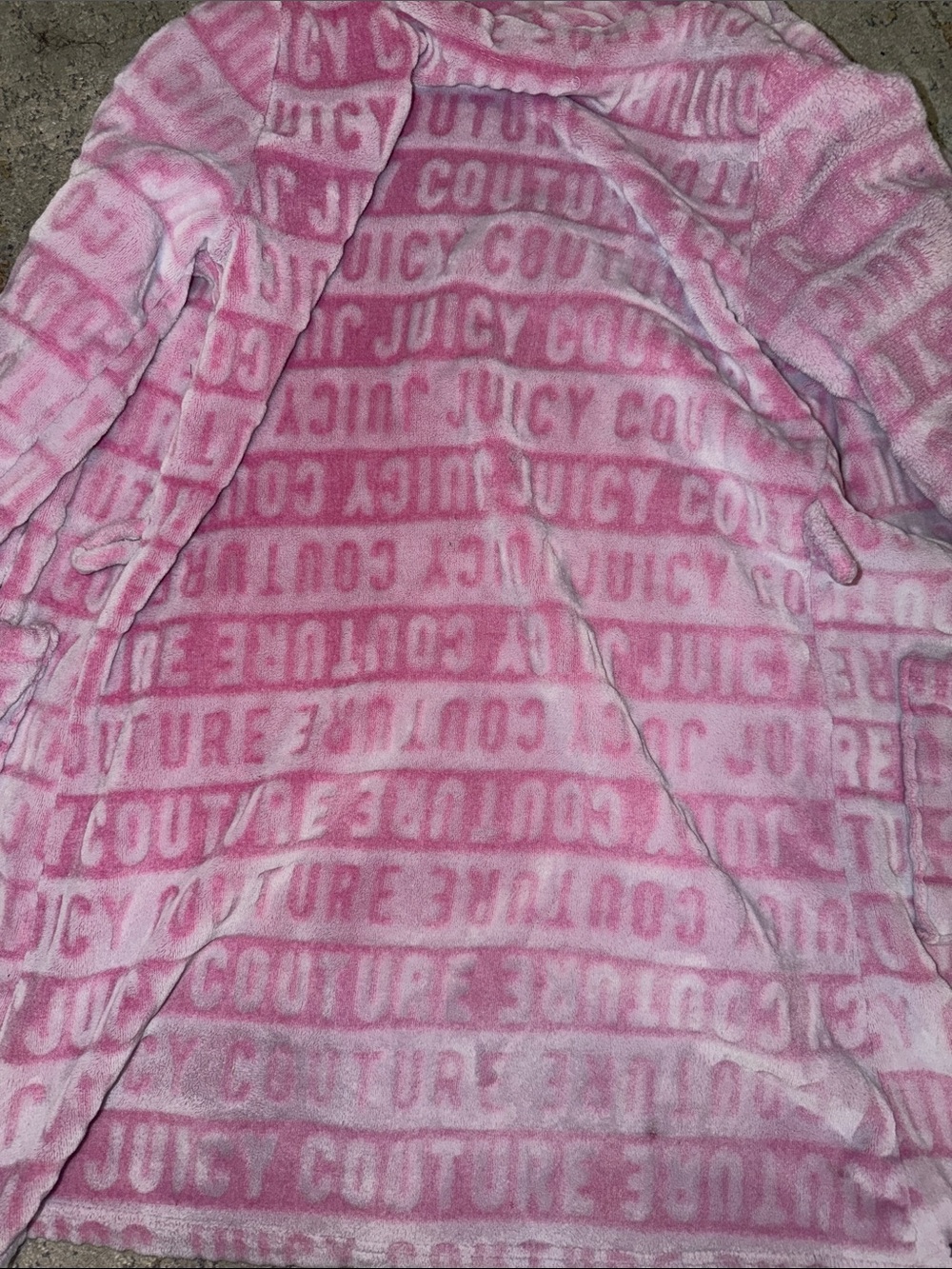 Juicy Couture Pink Plush Hooded Logo Robe for Kids - Picture 6 of 6